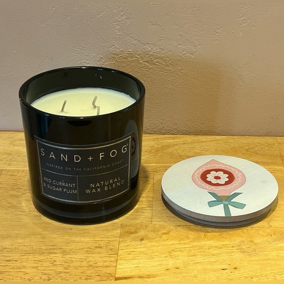 Sand + Fog Red Currant & Sugar Plum Scented candle. Natural Wax Blend. NWTS - Picture 5 of 7